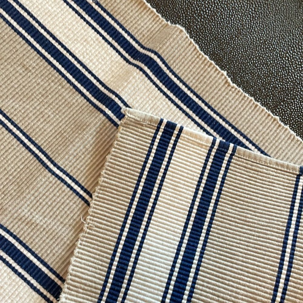 Short Table Runner Striped - Picture 4 of 4